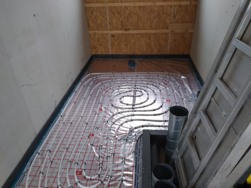 Instalace podlahového vytápění a následná betonáž (foto 1)