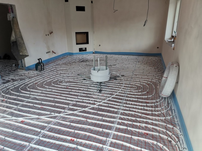Dodávka a montáž podlahového vytápění ve Starči (foto 1)