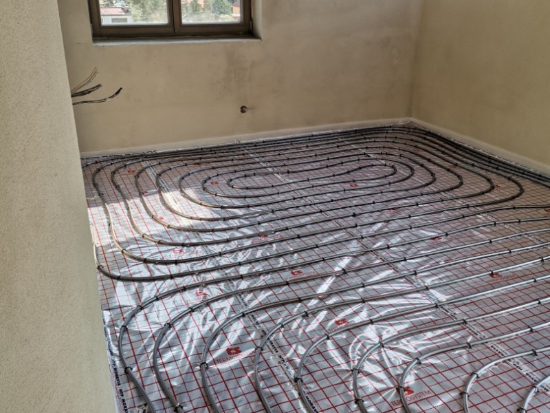 Instalace podlahového vytápění v Kanicích (foto 1)